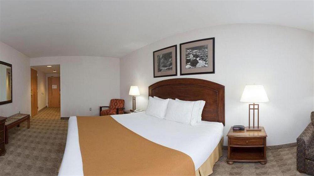 Holiday Inn Express Boone By Ihg Exterior photo